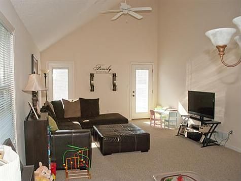 3rd image of 100 Rushford Hollow Dr