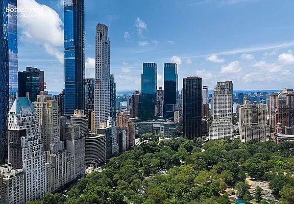 3rd image of 80 Columbus Cir #68EF