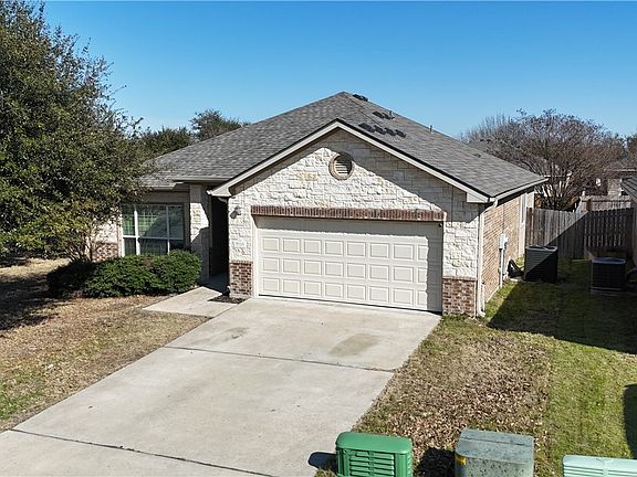 3rd image of 5915 Fair Hill Dr