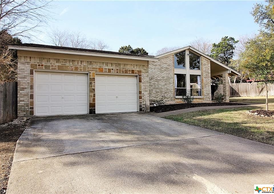 1st image of 1202 Holly Ct