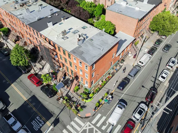 548 Jersey Avenue image 7 of 21