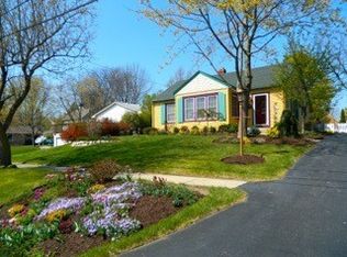 309 Chestnut St, Woodstock, IL 60098