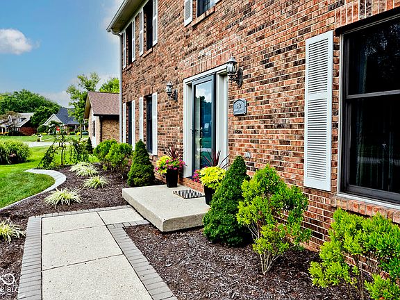5th image of 812 Seneff Ct