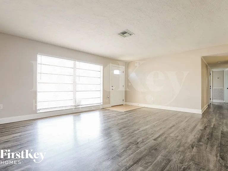 63 Rotonda Cir — Photo 3