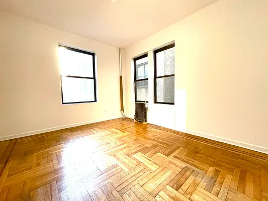 Rented by R New York | media 4