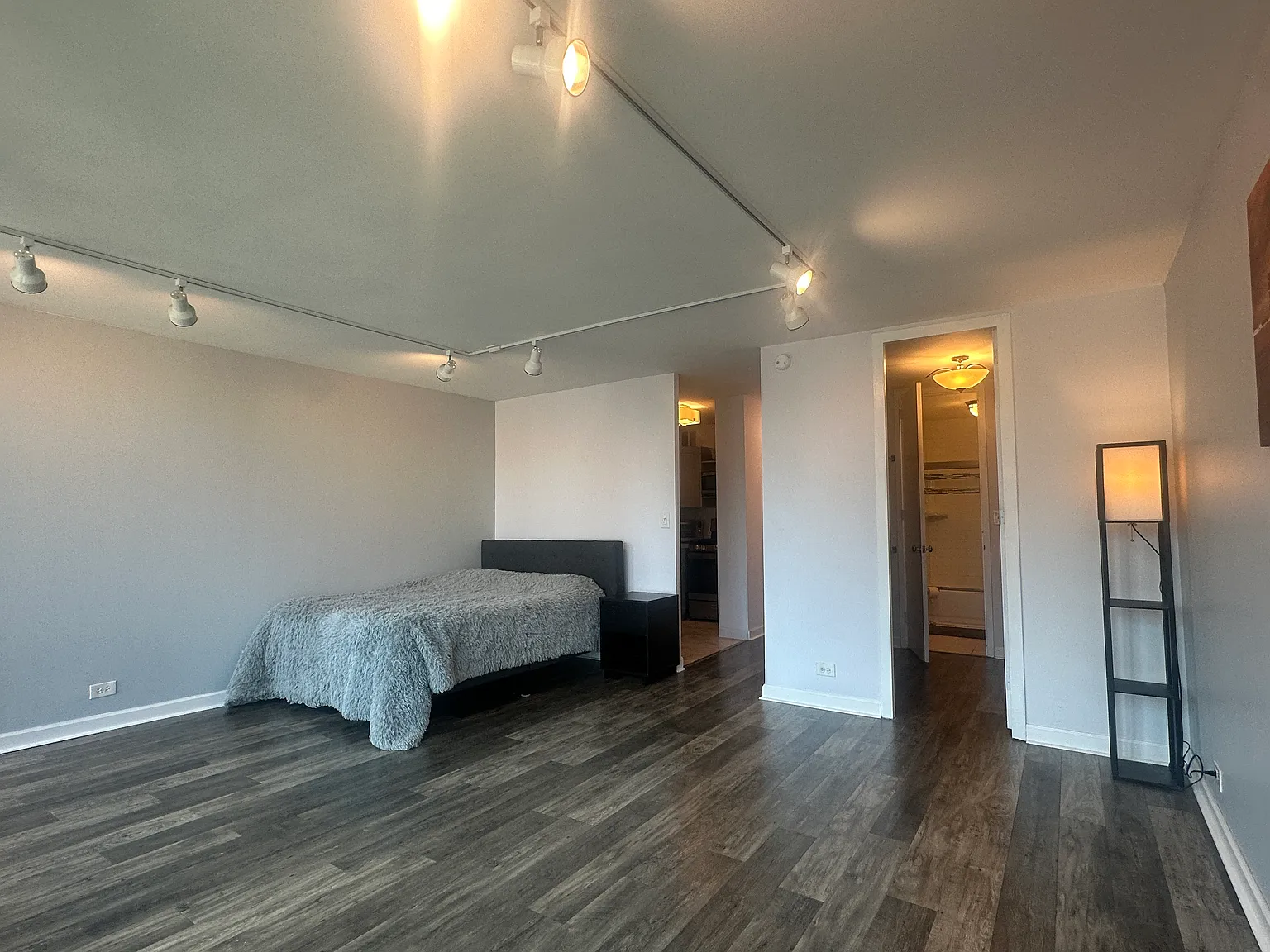 Studio, 600 sqft, $2,000 — Photo 4