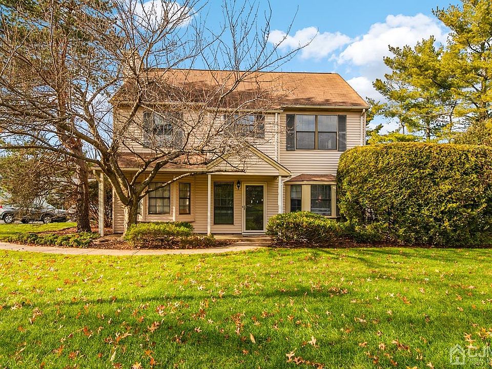 1st image of 2804 Deerfield Dr