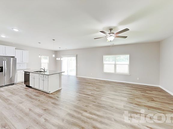 3rd image of 205 Spring Knoll Dr