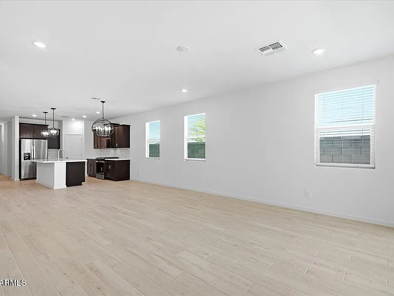 15875 W Cottontail Ln — Photo 40