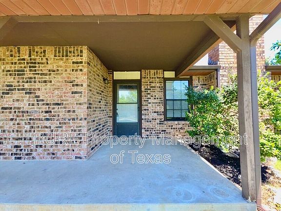 3rd image of 1310 Ray Berglund Blvd APT A