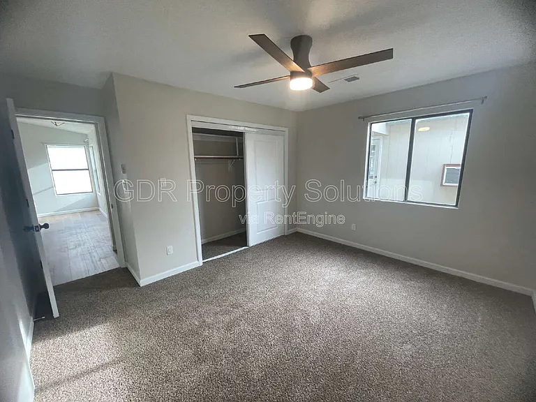4733 Platinum Dr NE — Photo 22