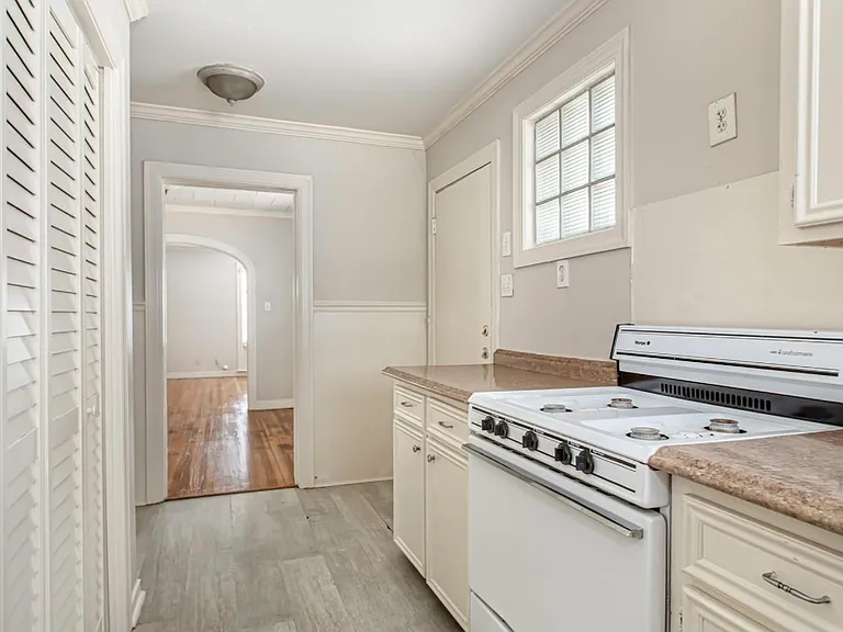 3515 Fairview Ave — Photo 6