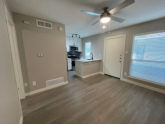 4th image of 4310 1/2 Avenue B #212