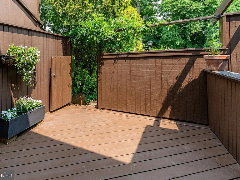 9 Arden Way — Photo 8