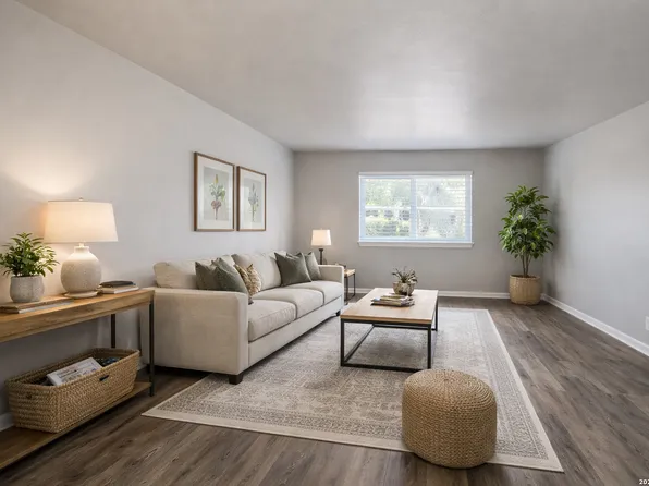 223 W Silver Sands #7, San Antonio, TX 78216