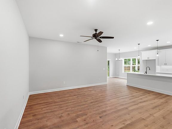 5th image of 1342 Kensington Cir