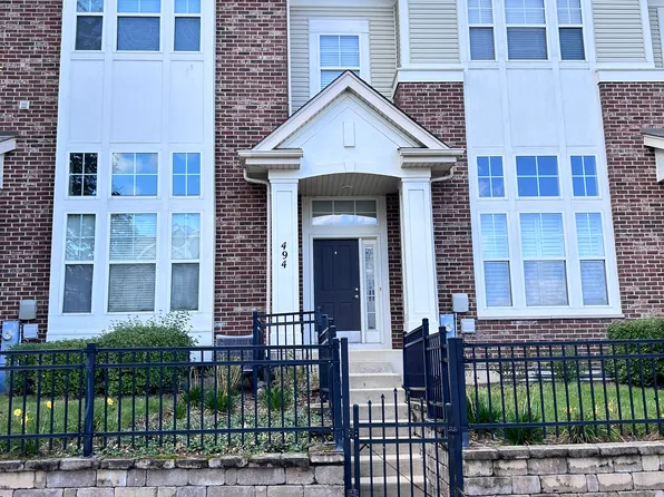 494 Grosvenor Ln, Aurora, IL 60504