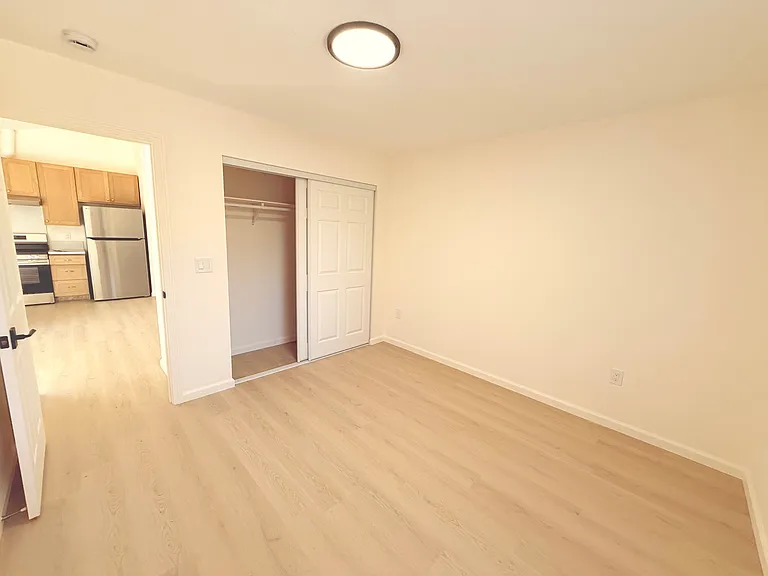 1561 Royal Way — Photo 4