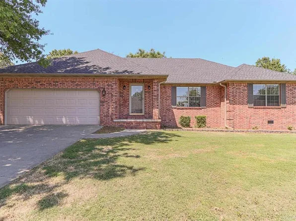 3005 Carriage Hill Dr, Paragould, AR 72450