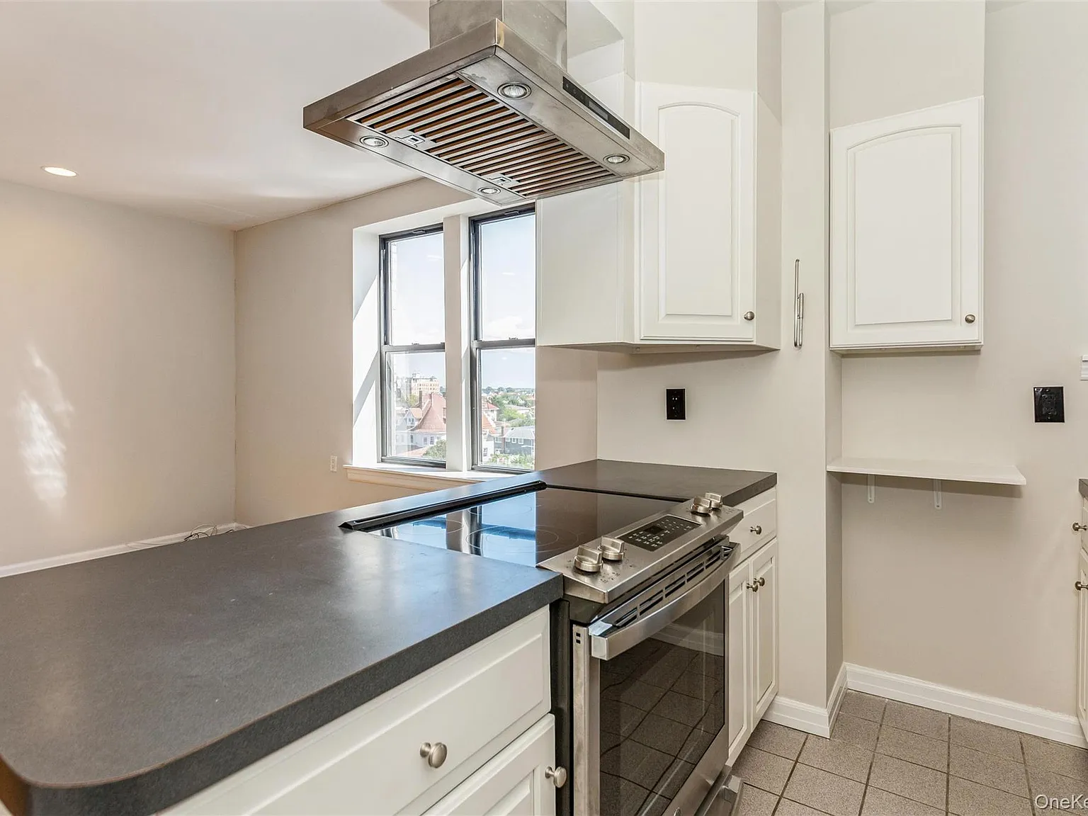 2 bed, 1.0 bath, 900 sqft, $3,500 — Photo 4
