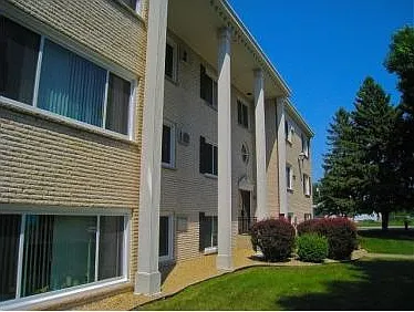 153 Emerson Ave E #W — Photo 1