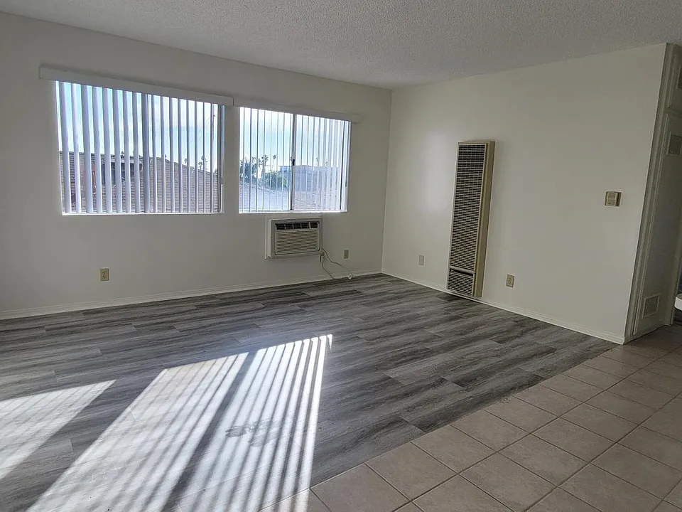 1704 S Pacific Ave #15