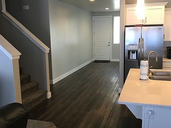 5th image of 411 N Sage Crest Dr