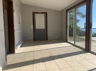 295 Namquid Dr, Warwick, RI 02888