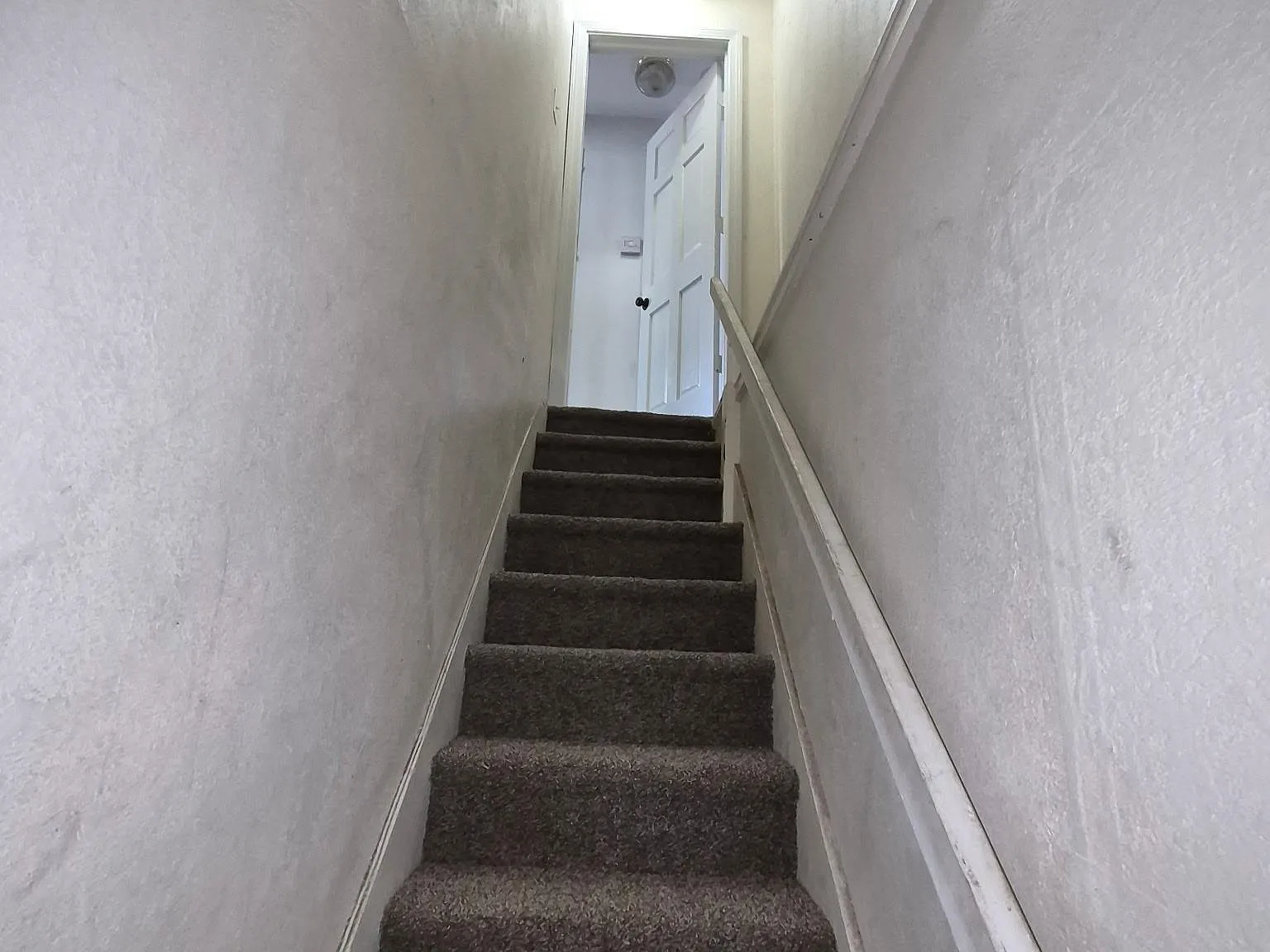 4 bed, 1.0 bath, 2135 sqft, $1,900 — Photo 4