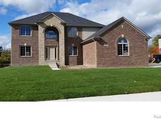 52501 Silent Ridge Dr, Chesterfield, MI 48051