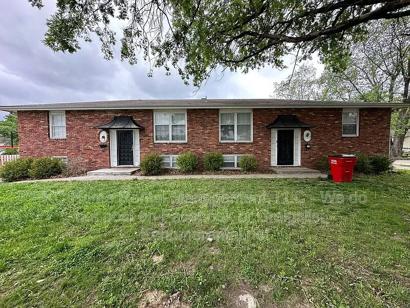 3 bed, 1.5 bath, $1,395 — Photo 1