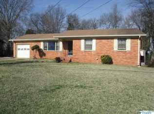 4712 Rutledge Dr NW, Huntsville, AL 35816