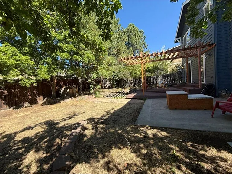 2407 2nd St — Photo 15