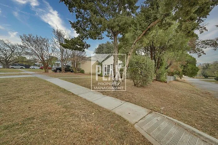 4437 Donnelly Ave — Photo 3