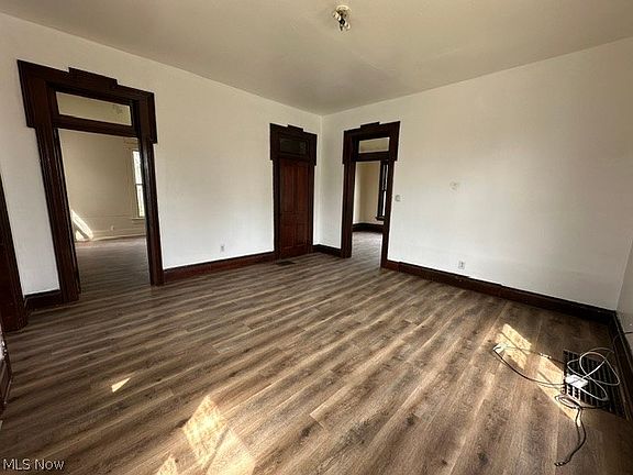2nd image of 1601 Ridge Ave