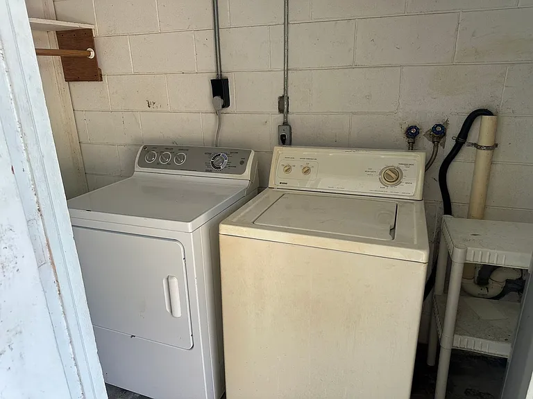 200 S Moss St — Photo 12