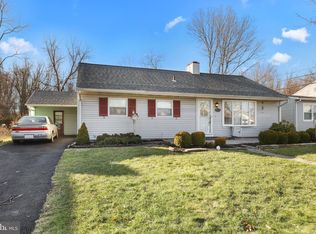 215 Collingswood Rd, Fairless Hills, PA 19030