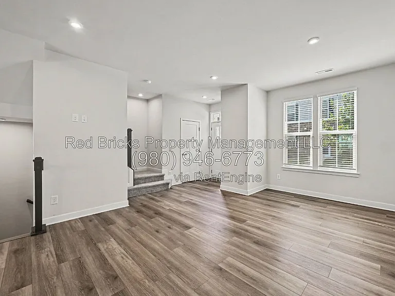 9342 Mallard Mills Dr — Photo 7