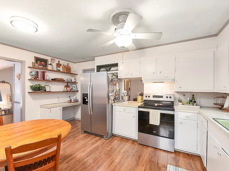 128 Laurie Cir — Photo 12