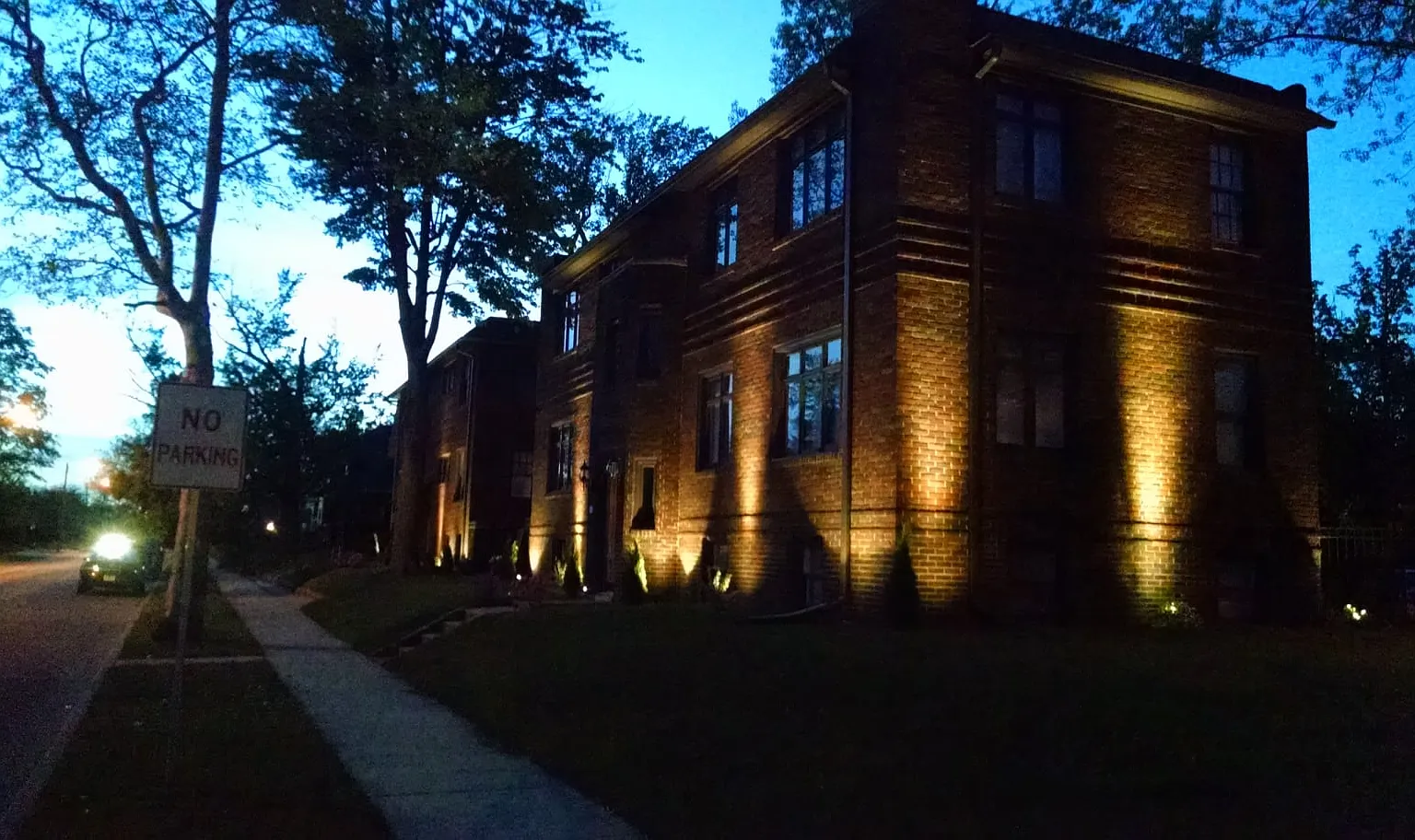 736 Portage Ave — Photo 2