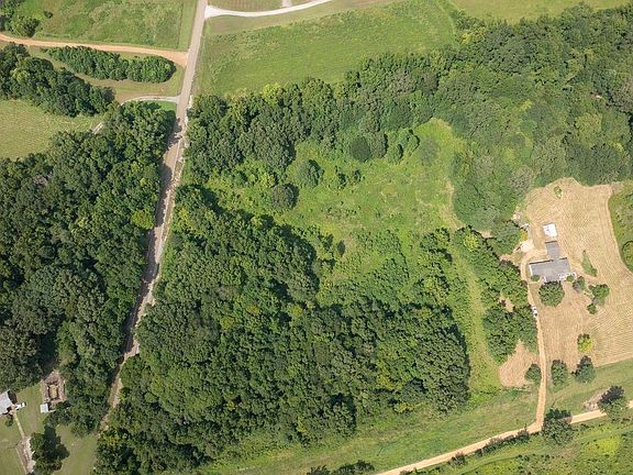 5th image of 860 Hughes Rd