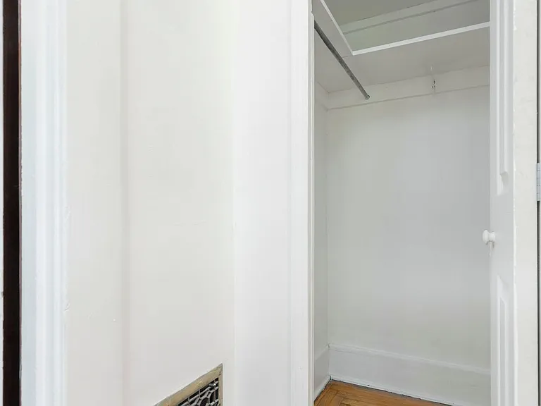 145 N Keats Ave — Photo 18