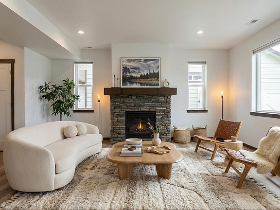 3rd image of 8323 W Splitrail Ave