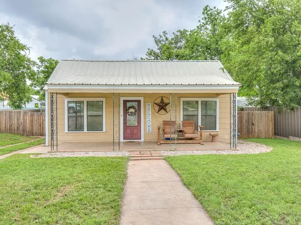 302 N 12th St, Ballinger, TX 76821