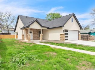 1318 Avenue D, Hondo, TX 78861