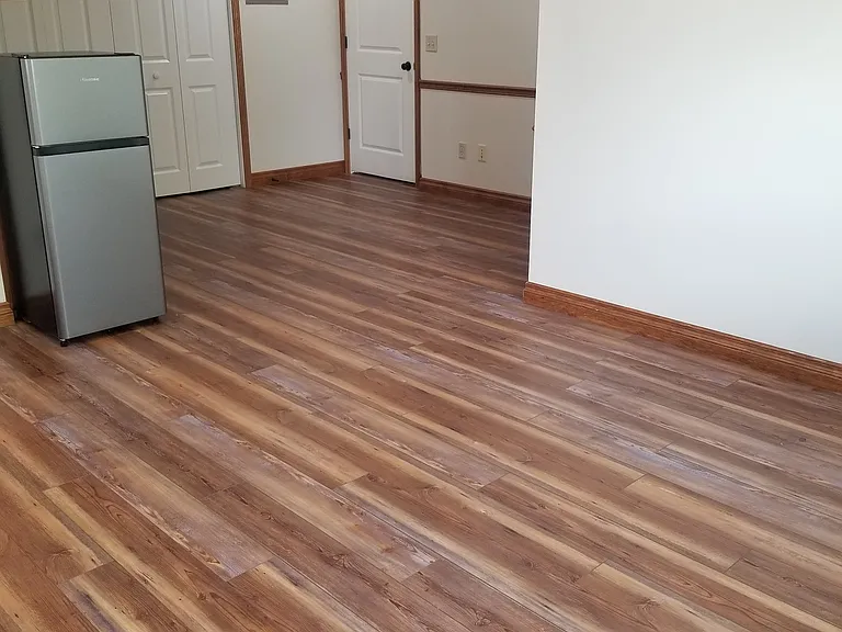 1032 S Black Ave — Photo 2