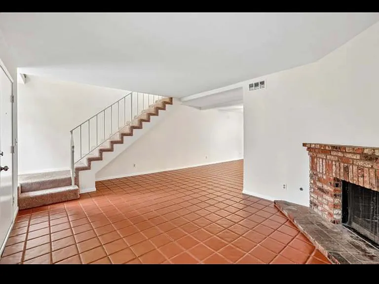 15210 Shadybend Dr #40 — Photo 4