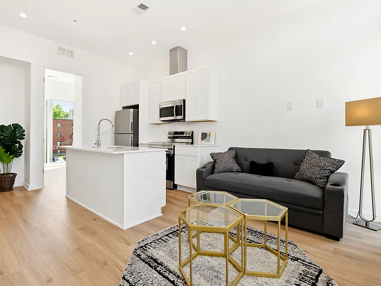 710 Kennedy St NW #11 — Photo 7