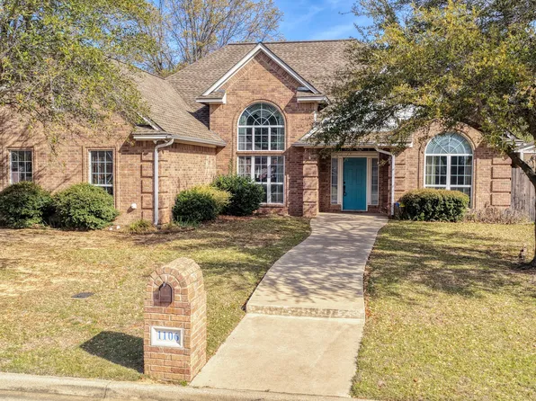 1106 Owl Dr, Decatur, TX 76234