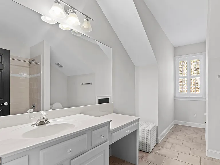 102 N Cove Dr — Photo 24